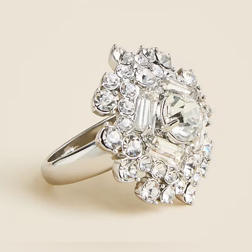 Elegant Silver Floral Ring